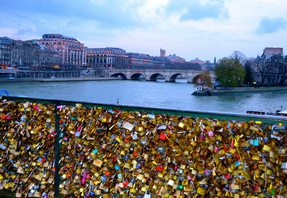 love lock bridge paris