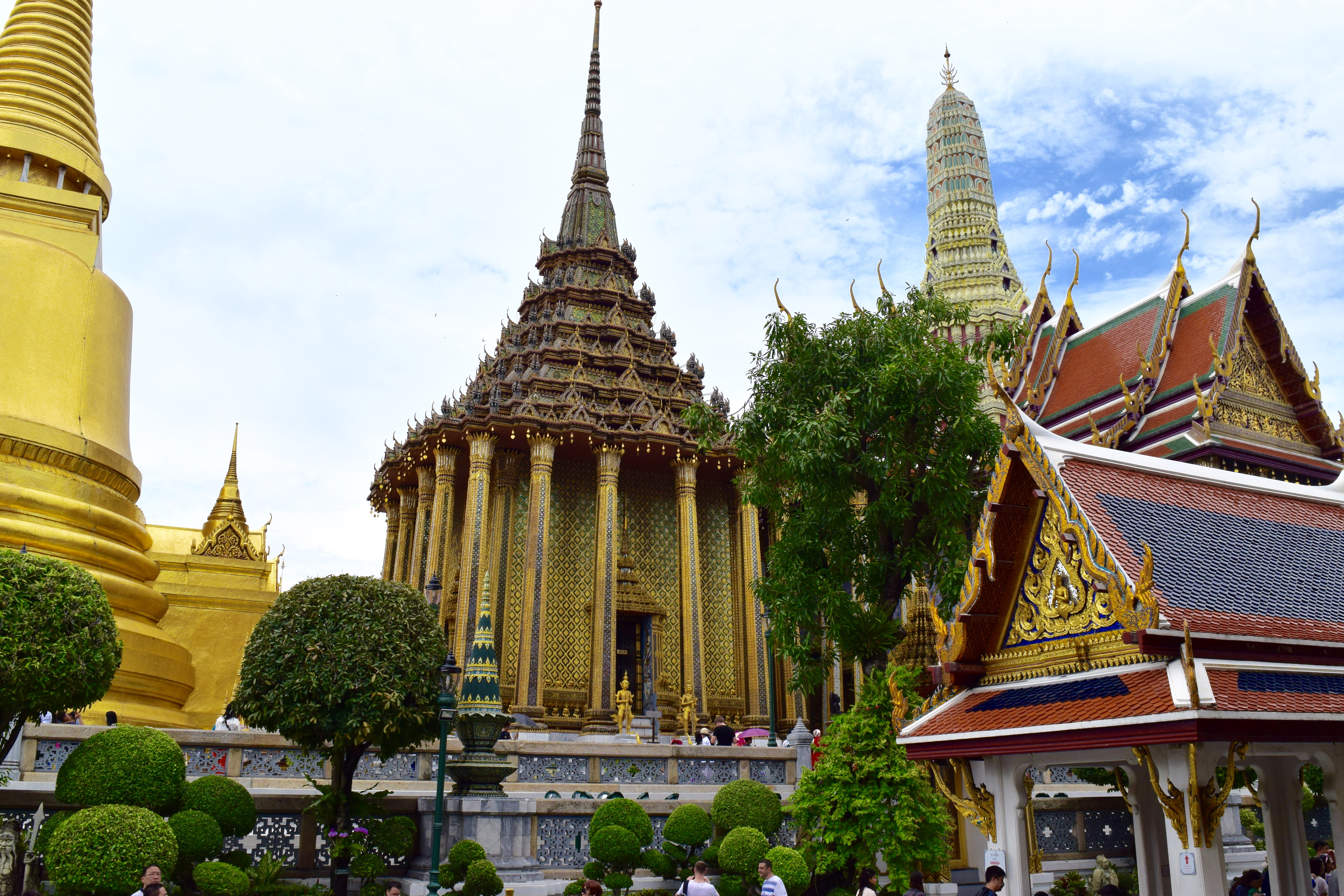 grand palace bangkok grounds