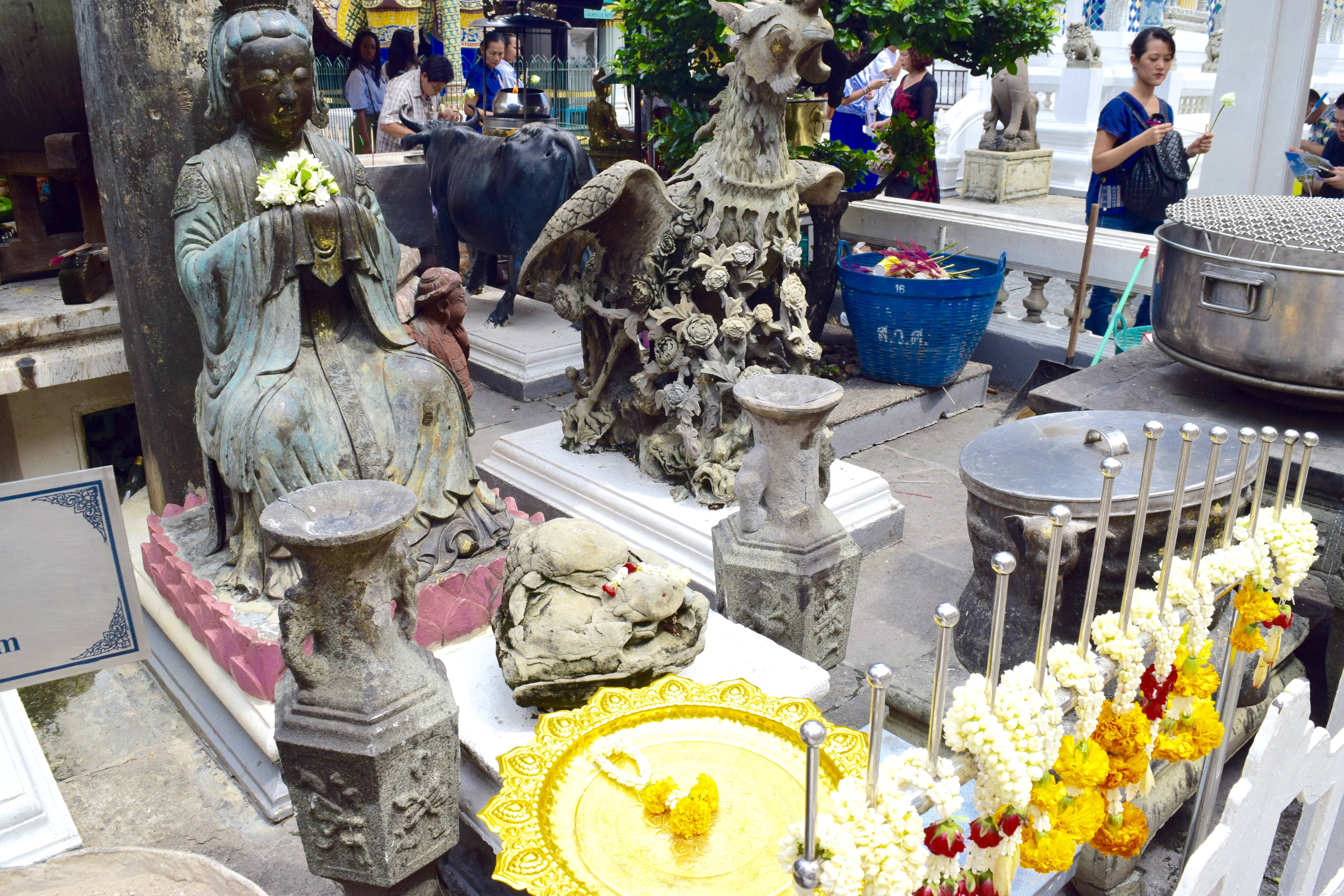 prayer grand imperial palace bangkok