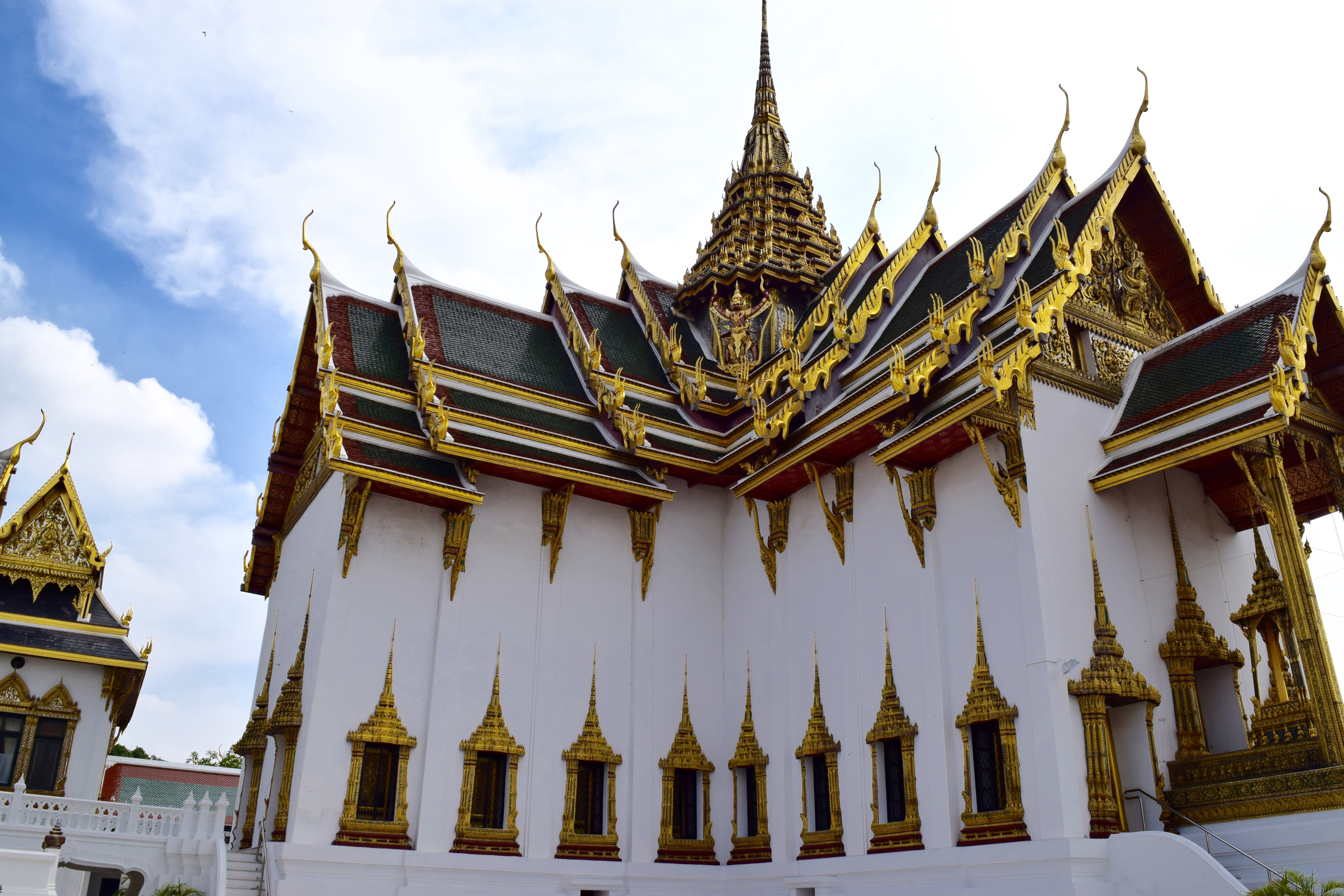 details bangkok imperial palace